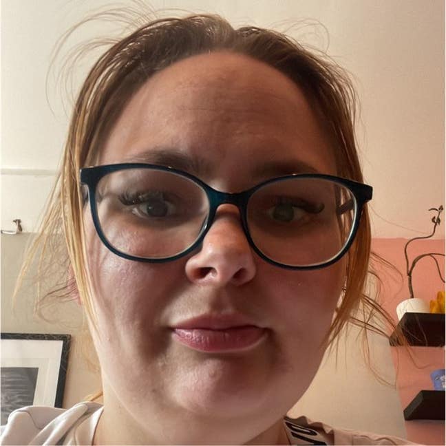 32 year old Female seeks a single or double room Main Photo