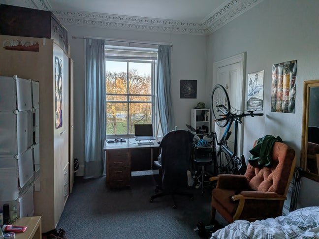 3-month sublet in shared flat on the Meadows Main Photo