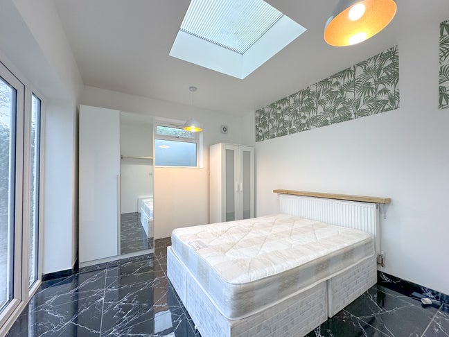 Amazing Doubleroom in Highgate Main Photo