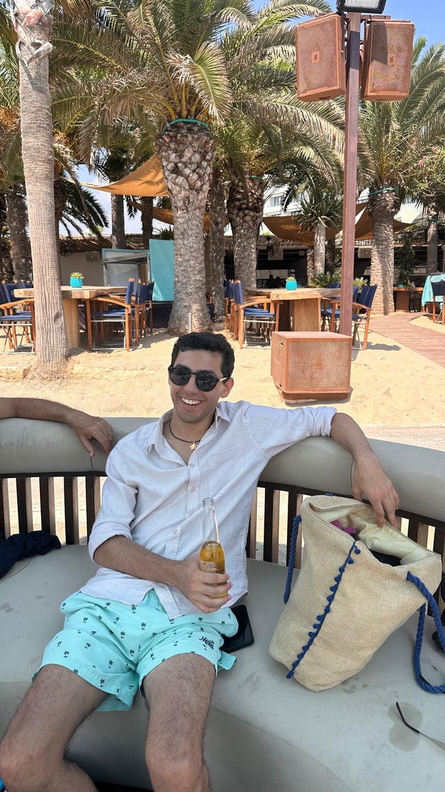 22 year old young professional in a hedge fund :) Main Photo