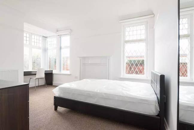 Short term let (en-suite) in City center leeds Main Photo