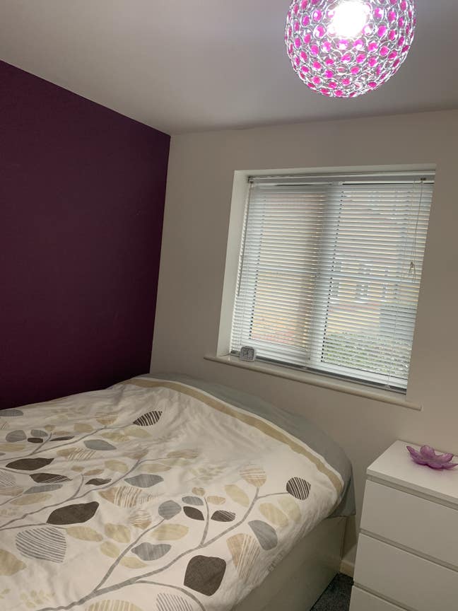 Single Room on riverside Main Photo