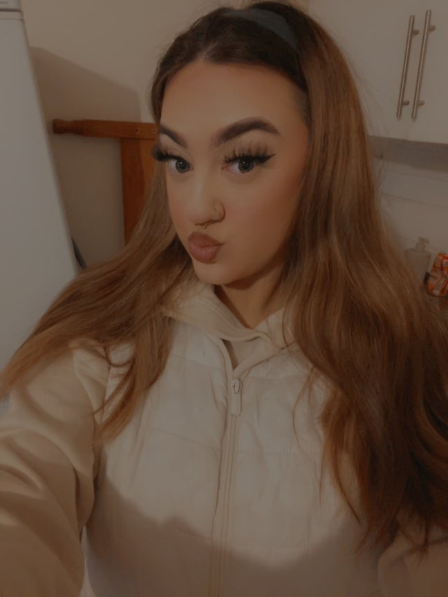 Heyyyy, I’m currently looking for a room to... Main Photo