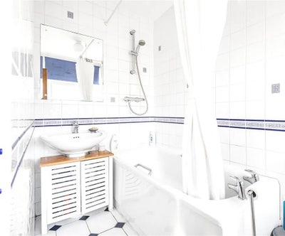 Double Room near arnos grove woman pref Main Photo