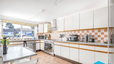 Double Room near arnos grove woman pref Main Photo