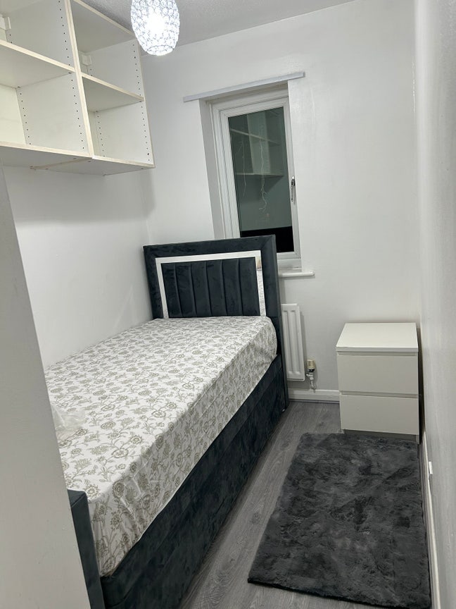 Single Box Room Main Photo