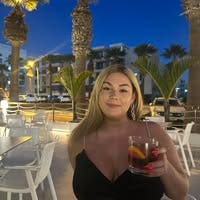 Me and my miniature dachshund look for a room  Main Photo