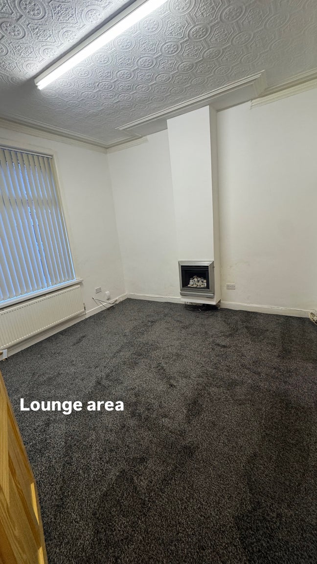 Large Furnished Rooms  Bills Included Preston Main Photo