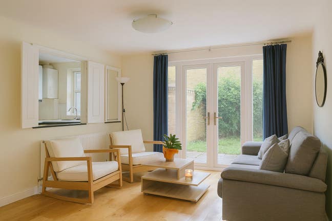 Spacious 2-Bed Flat in Camden with Large Garden Main Photo