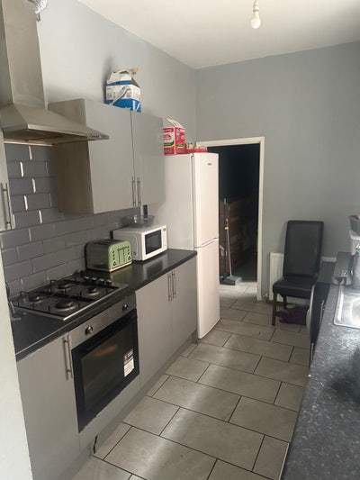 Family room for rent  Main Photo