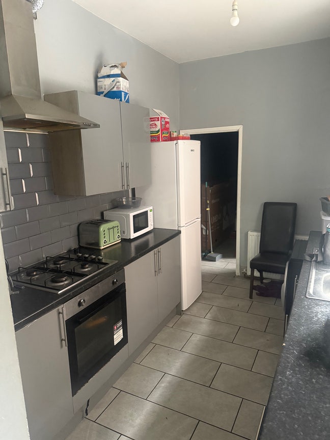 Family room for rent  Main Photo