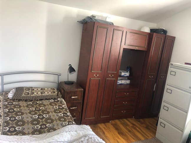 Double room in available in IG11 Main Photo