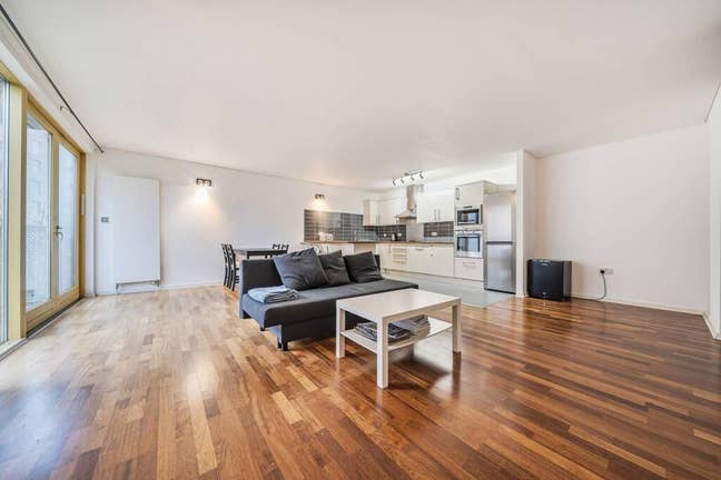 Modern Flat to Share in North Greenwich Main Photo