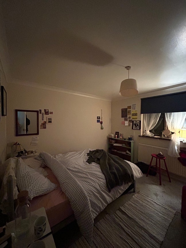 Room in Stunning Flat in Quiet, Residential Street Main Photo