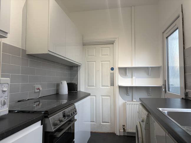 Rooms for mature Warwick uni st/young prof Main Photo