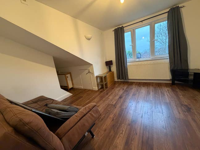 *Rooms To Let  Available* Main Photo