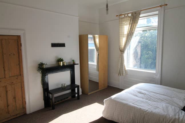 Double rooms off Princes Ave! Sociable housemates Main Photo