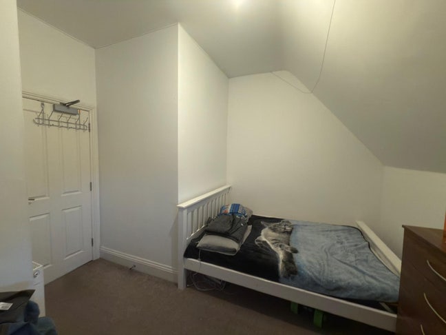 One double bed Available for rent Main Photo