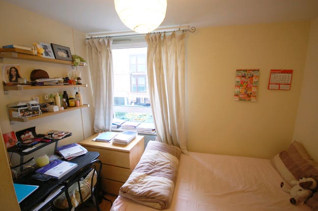Room in a stylish flat-Tooting Broadway/ Earlsfied Main Photo