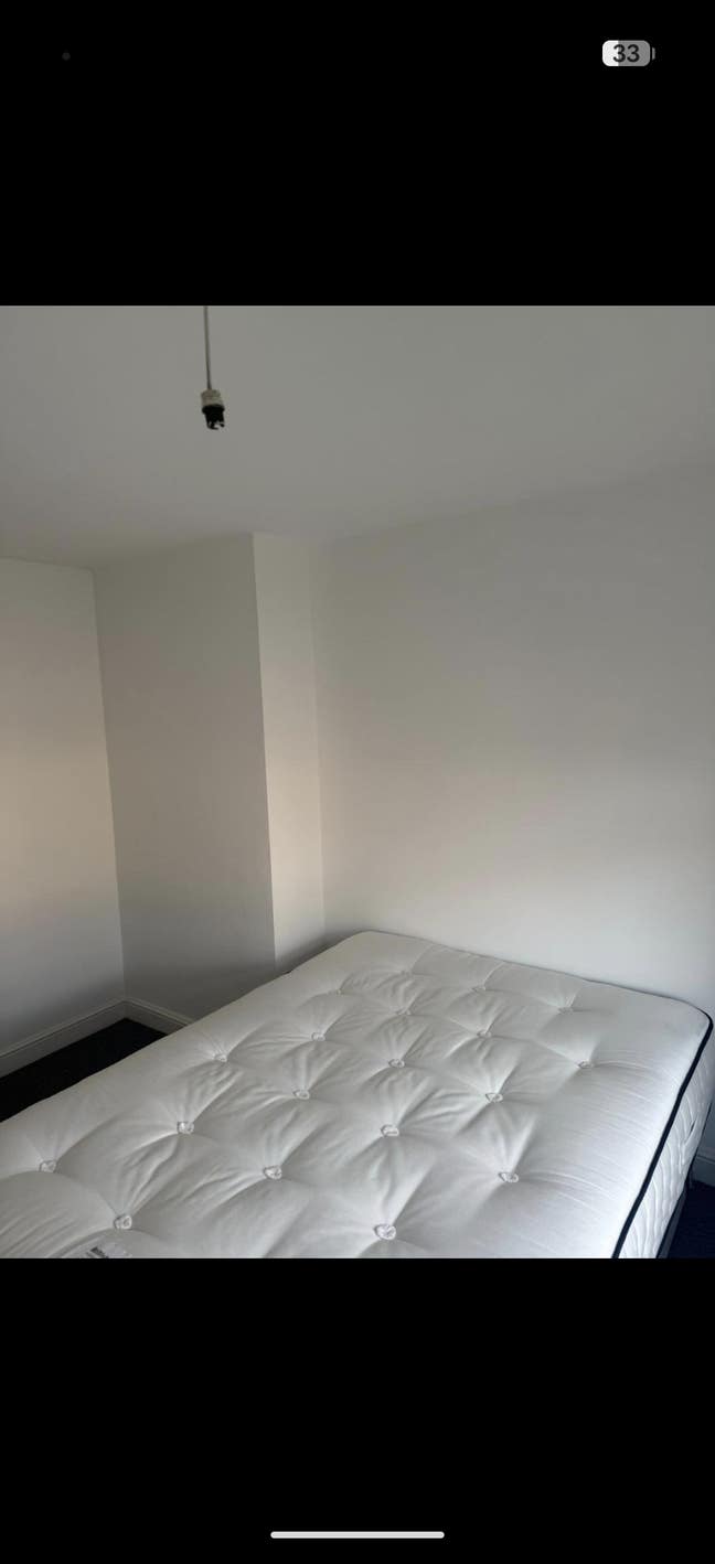 Modern Double Room – Dukinfield (SK16) | Couples W Main Photo