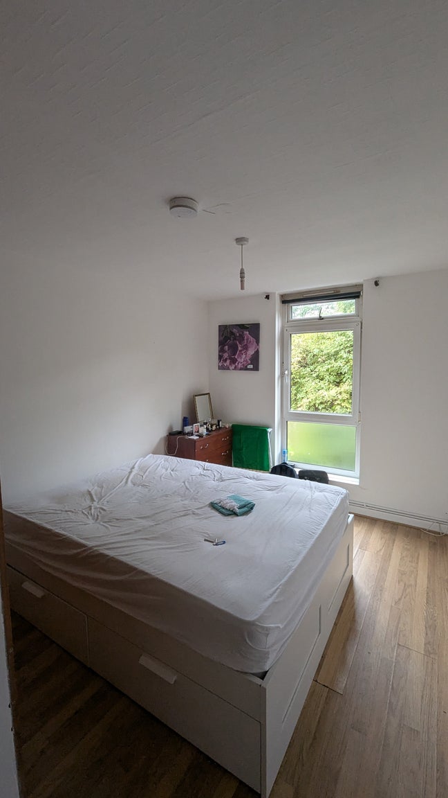 Offering Long Term Flat in Abbey Road for Amazing  Main Photo