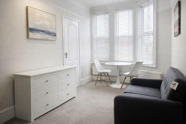 1 Bed Self Contained Apartment. All Bills Included Main Photo