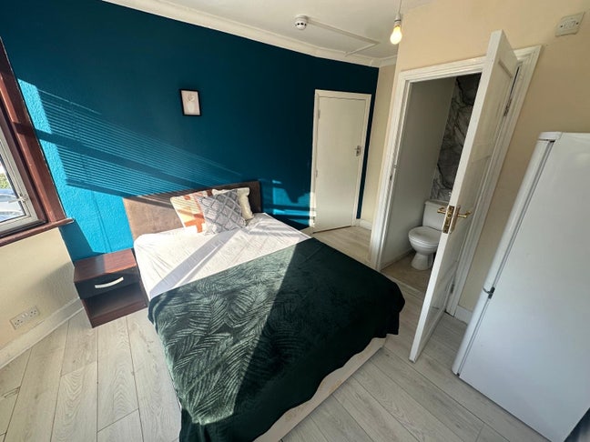 ✨ 🛏️ Ensuite Room to Let in/ Wembley  Main Photo