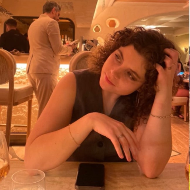 Professional female aged 27  Main Photo