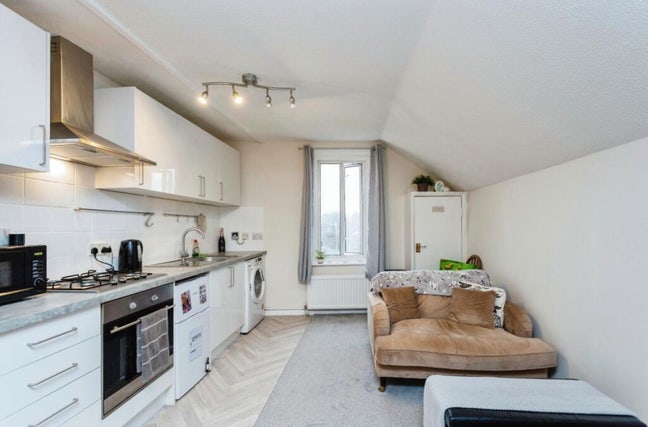 Cosy studio flat near to the station Main Photo