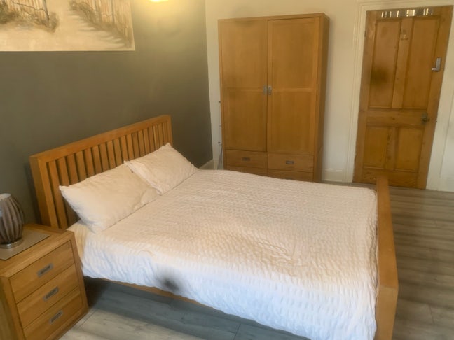 One room coming soon.. Prime location DN1 Main Photo