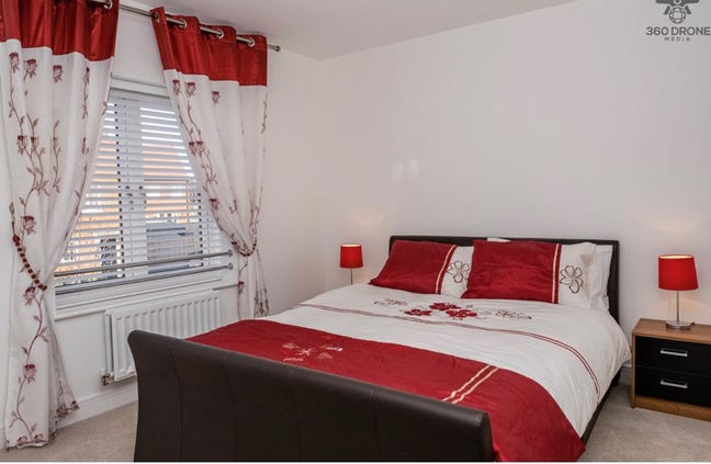 Fantastic double room available  from April.  Main Photo
