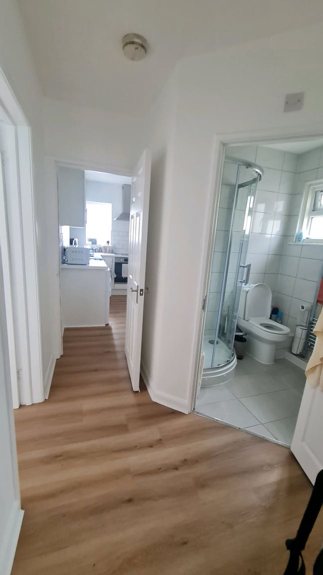 Two bed flat Main Photo