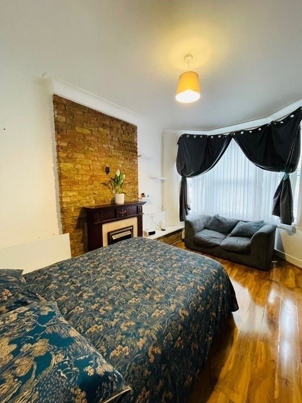 ✨ 🛏️ Double Room Available in Mitcham/Hackbridge  Main Photo