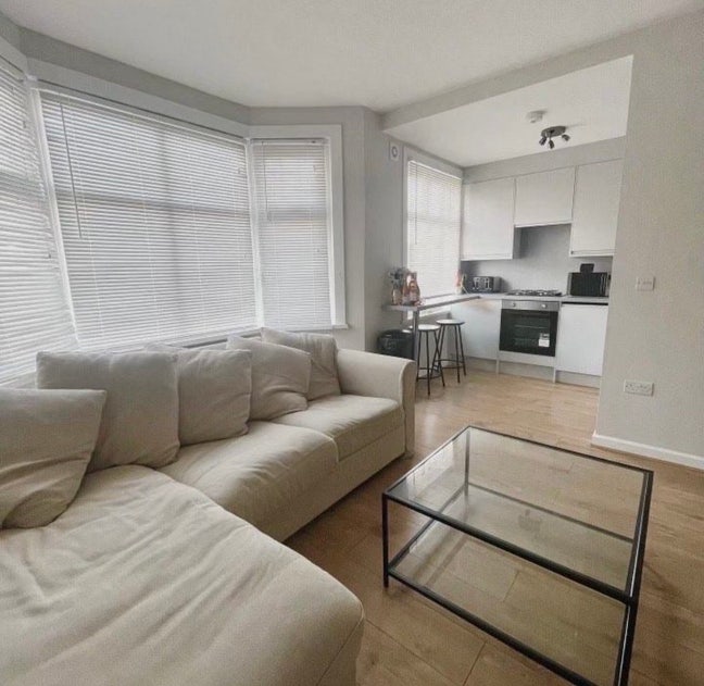 Gorgeous airy room in Harrow Main Photo