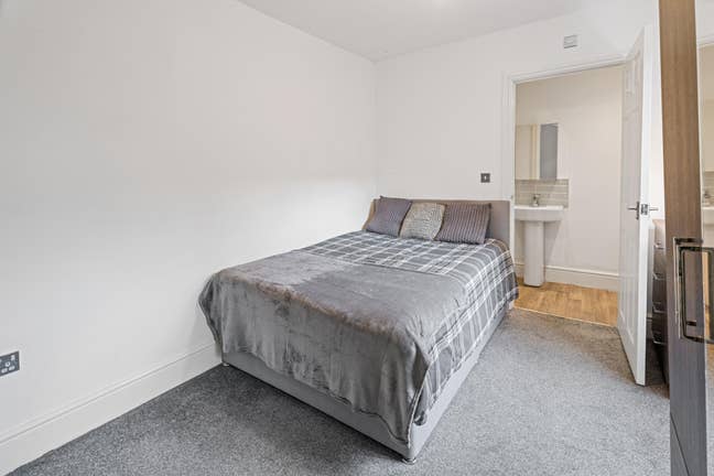 Birmingham moseley furnished luxurious room Main Photo