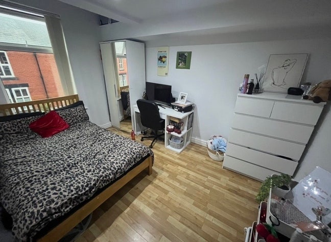 Room to Rent in Fallowfield  Main Photo