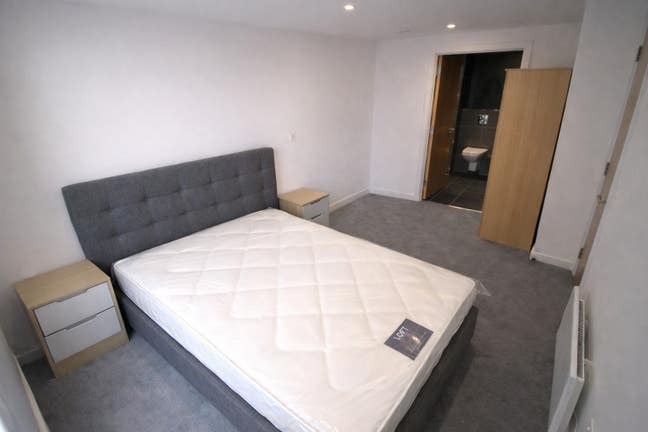 Double Room (Ensuite) at Manchester City Center!  Main Photo