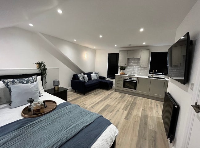Stunning Renovated Studios in Northampton  Main Photo
