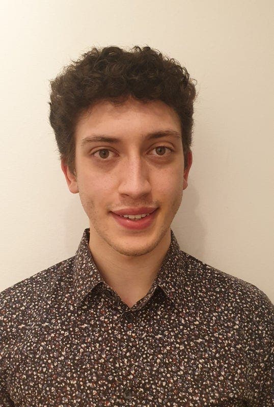 Professional Male seeks a double room Main Photo