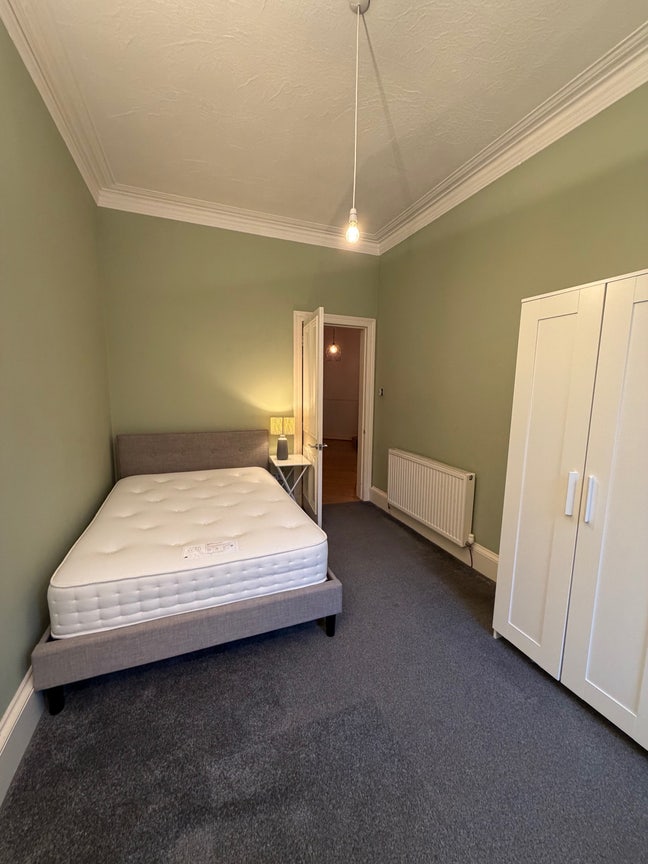 Double room in spacious flat - Shawlands Main Photo