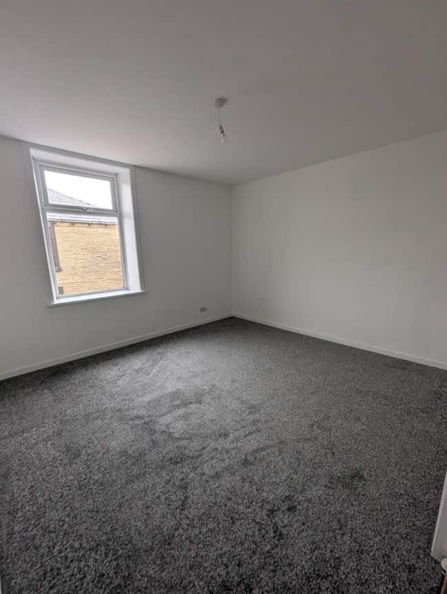 Prime location – ideal hospital staff/professional Main Photo