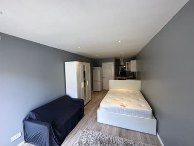 The Perfect Studio Close to Station!! Main Photo