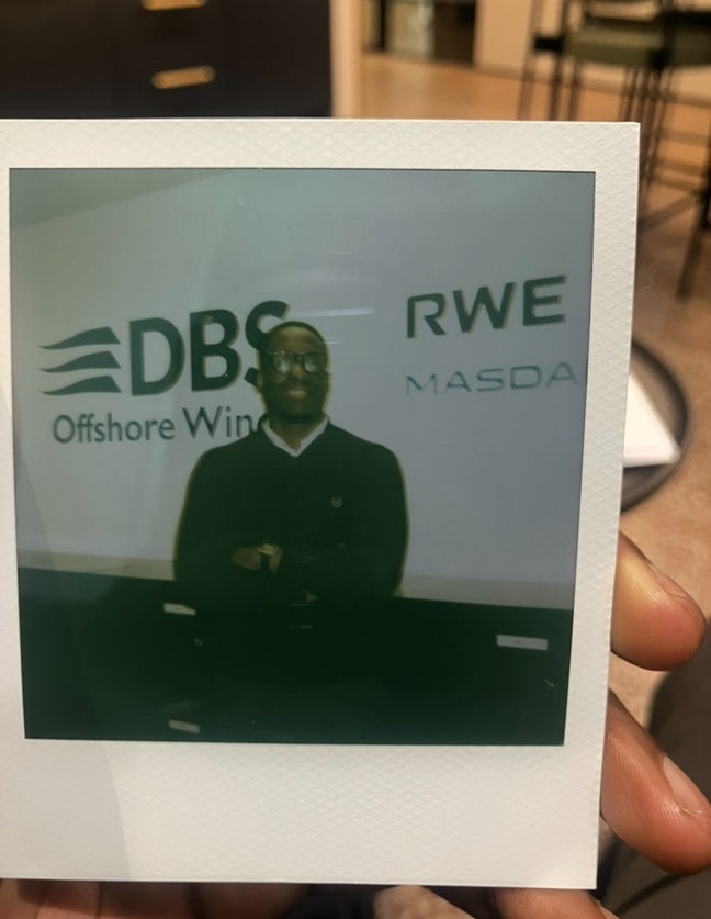 I am a 25 year old progressional. I am lookin... Main Photo