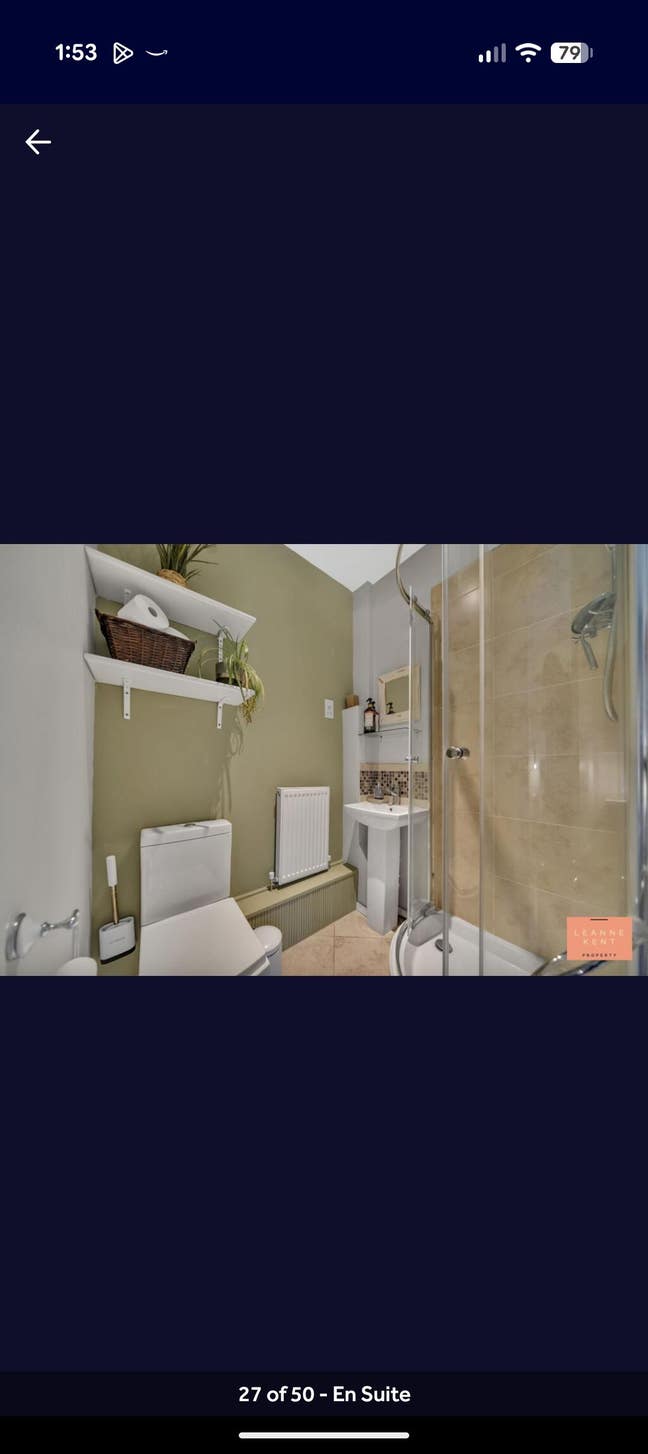 Double room with en suite  Main Photo