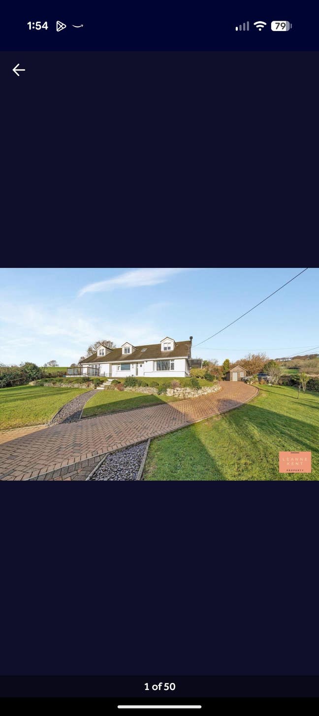 Double room with en suite  Main Photo