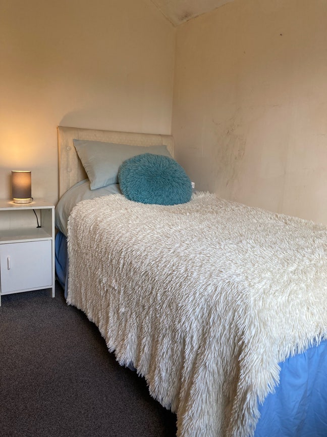 Furnished single room in a house in Salisbury  Main Photo