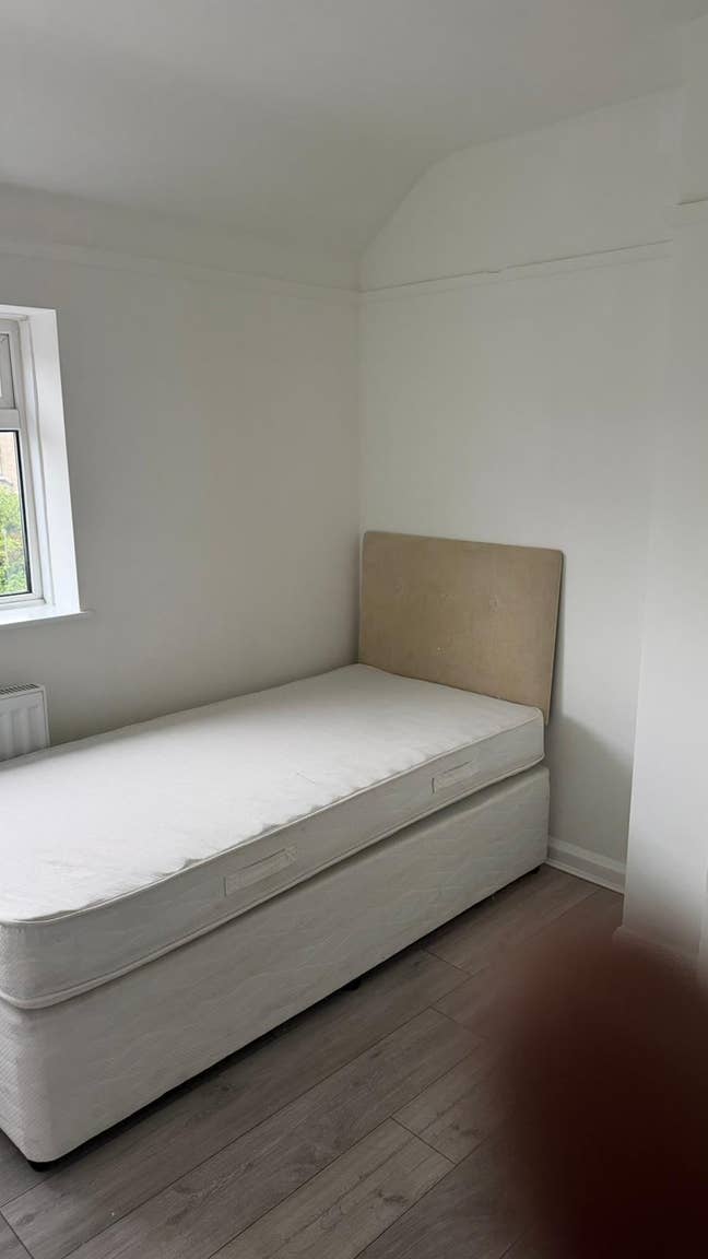 Spacious & Cosy Ensuite Room for Rent in - EN5 2QE Main Photo