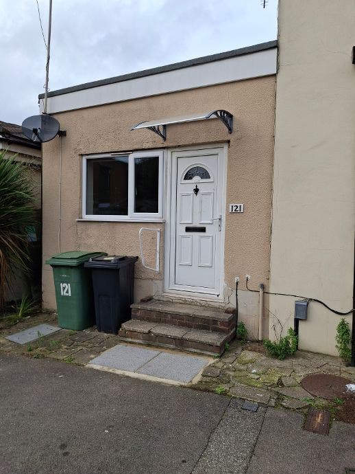 Refurbished One Bedroom Apartment/Property Main Photo