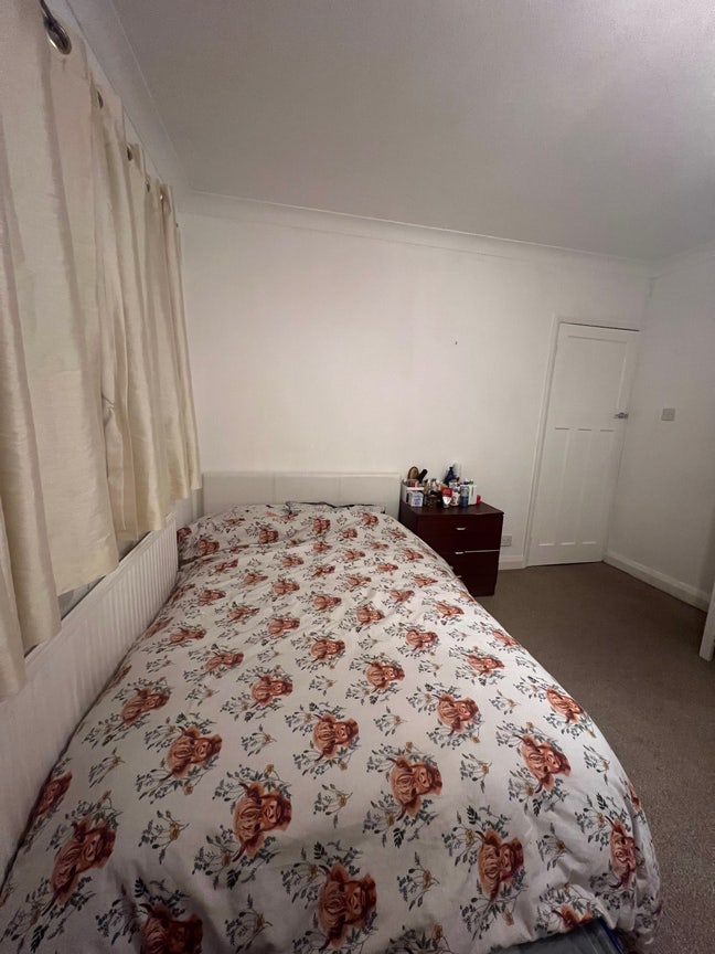 Fully Furnished Double Room | Bills Included Main Photo