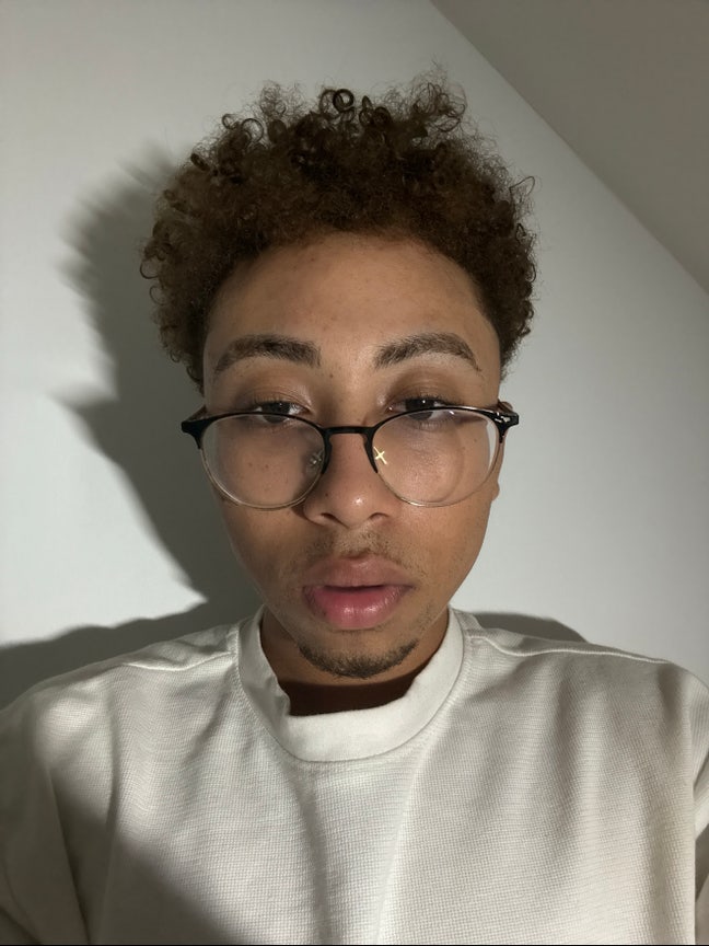 Hi, my name is Ezequiel. Main Photo